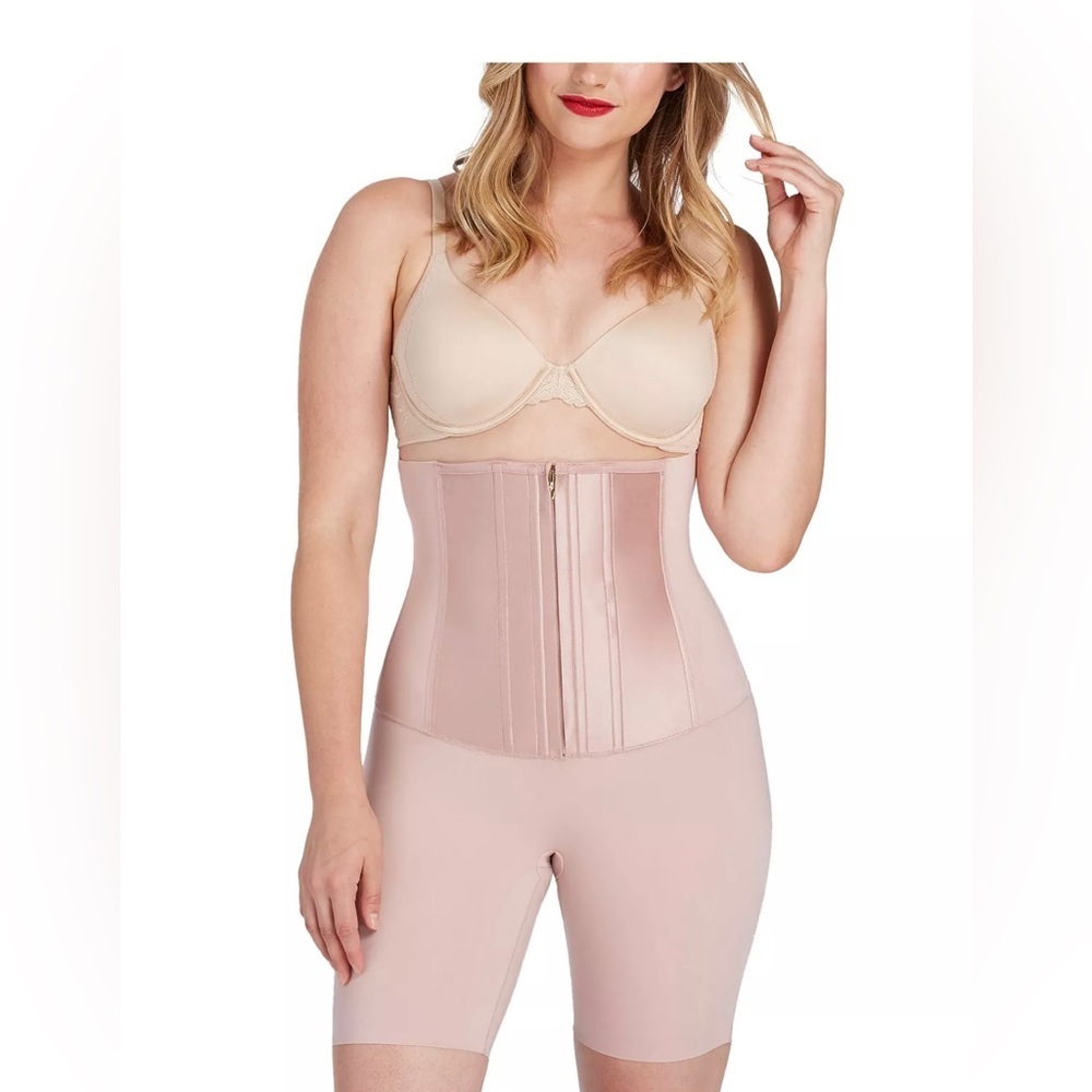 NWT 
Women's Under Sculpture Corseted High-Waisted Short 10213R